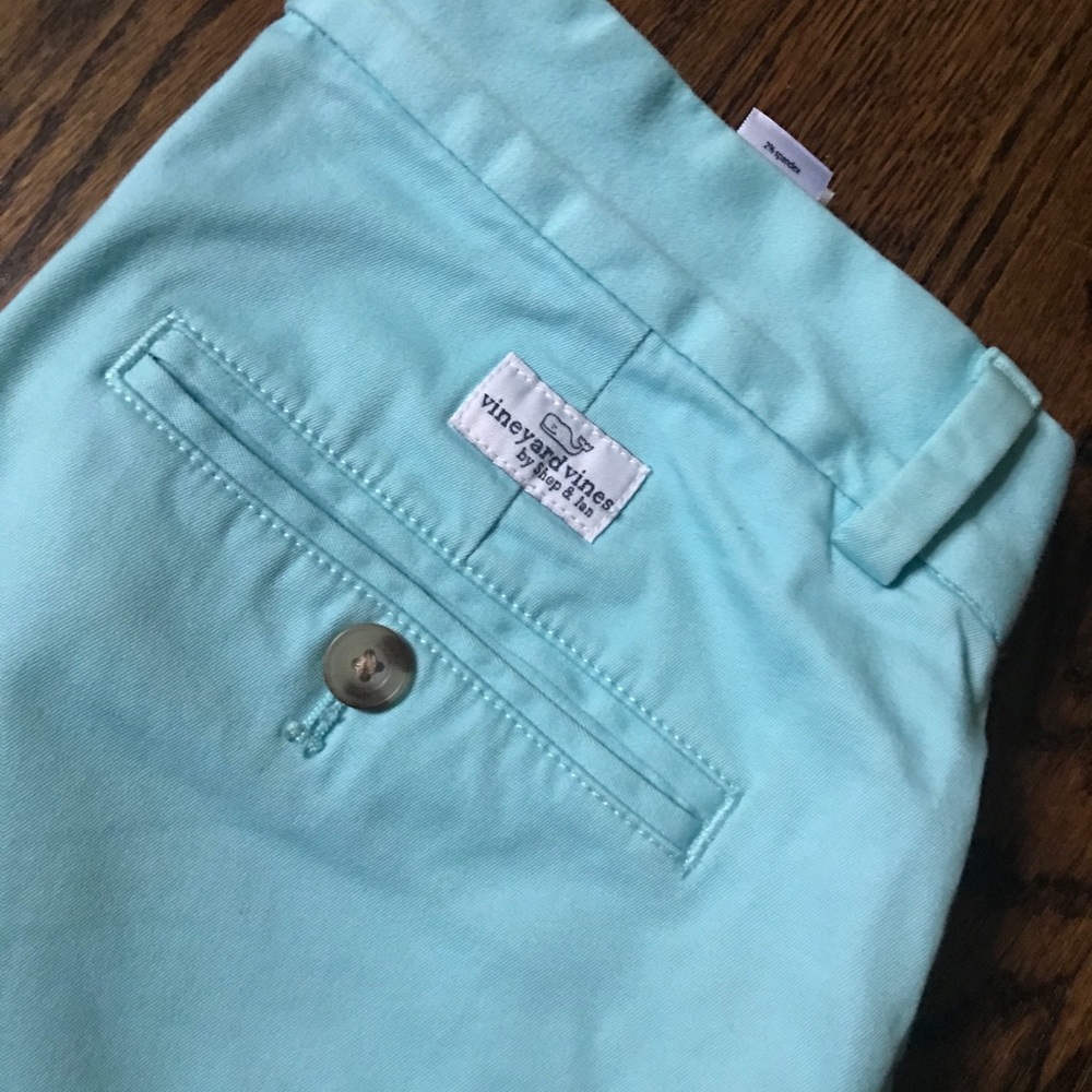 Men’s Vineyard Vines shorts size 28
